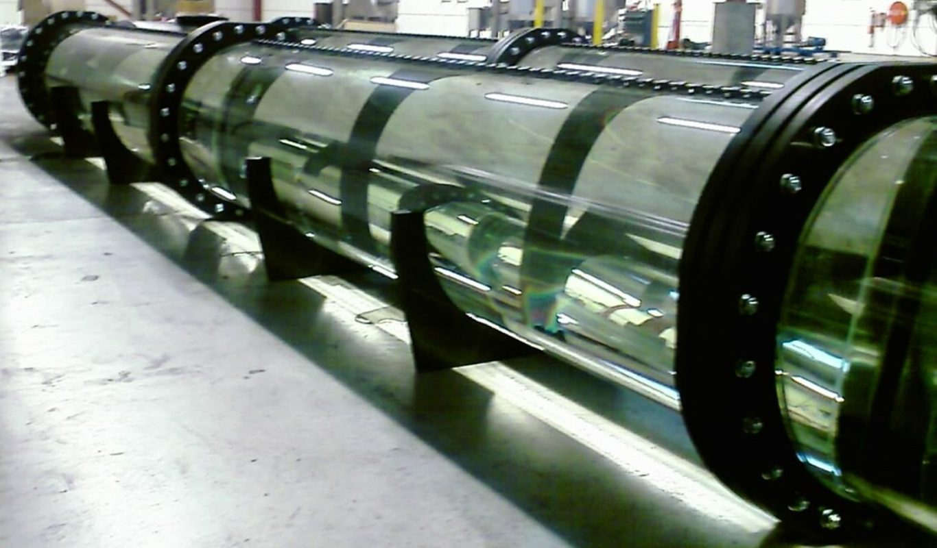 1,2 meter diameter algenbuis van StikstofAlgen - de universiteiten zeiden 20 cm, Hans bouwde 120 cm en bewees dat het werkt.